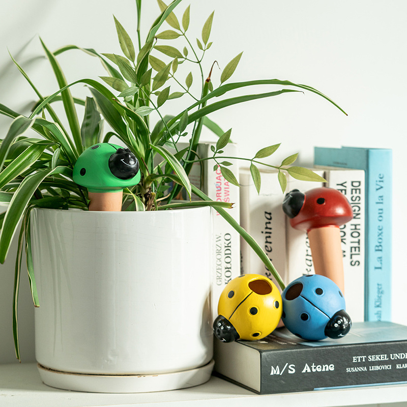 Dispositivos de Riego para Pla - Self Watering Insert reseña y precio